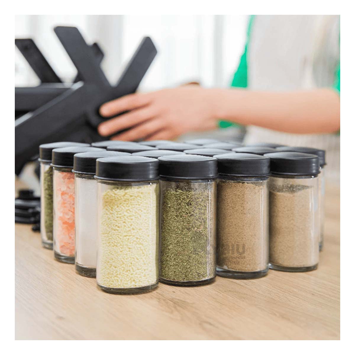 Organizador Util de Condimentos Giratorio en Color Negro