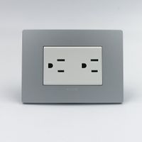 TOMACORRIENTE DUPLEX AMERICANO CON TIERRA  SINTHESI S33 PLACA PLATA Y DADO BLANCO