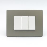INTERRUPTOR TRIPLE SINTHESI S33 PLACA ARENA Y DADOS BLANCOS