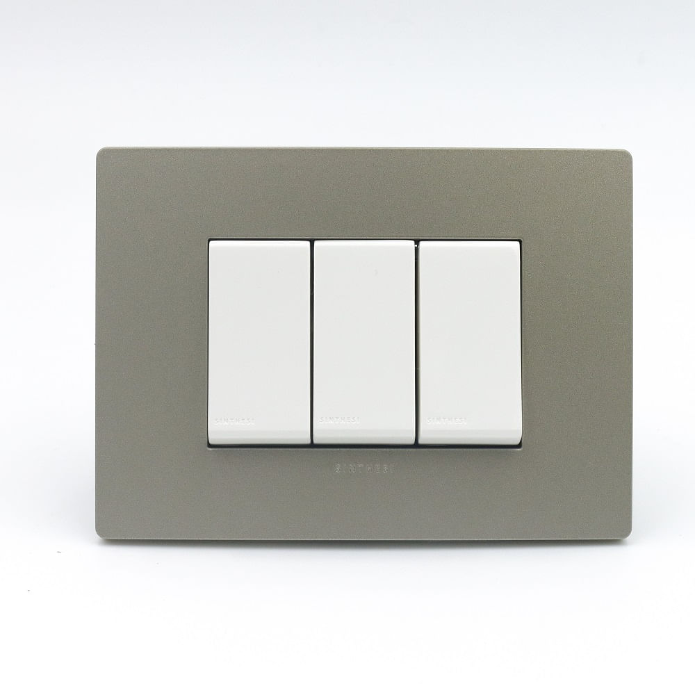 INTERRUPTOR TRIPLE SINTHESI S33 PLACA ARENA Y DADOS BLANCOS