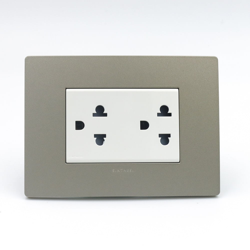TOMACORRIENTE DUPLEX UNIVERSAL CON TIERRA SINTHESI S33 ARENA Y DADO BLANCO