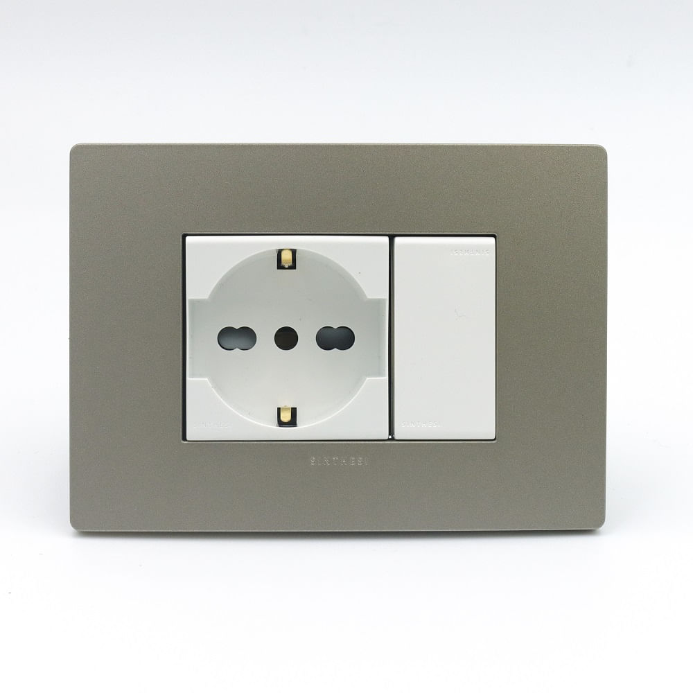 TOMACORRIENTE SCHUKO SIMPLE SINTHESI S33 PLACA ARENA Y DADO BLANCO