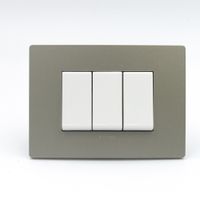 INTERRUPTOR TRIPLE 2 SIMPLE Y 1 CONMUTADOR 3 VIAS SINTHESI S33 PLACA ARENA Y DADOS BLANCOS