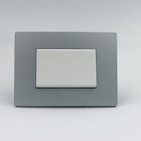 INTERRUPTOR SIMPLE TECLON DE 3 MODULOS SINTHESI S33 PLACA PLATA Y DADO BLANCO