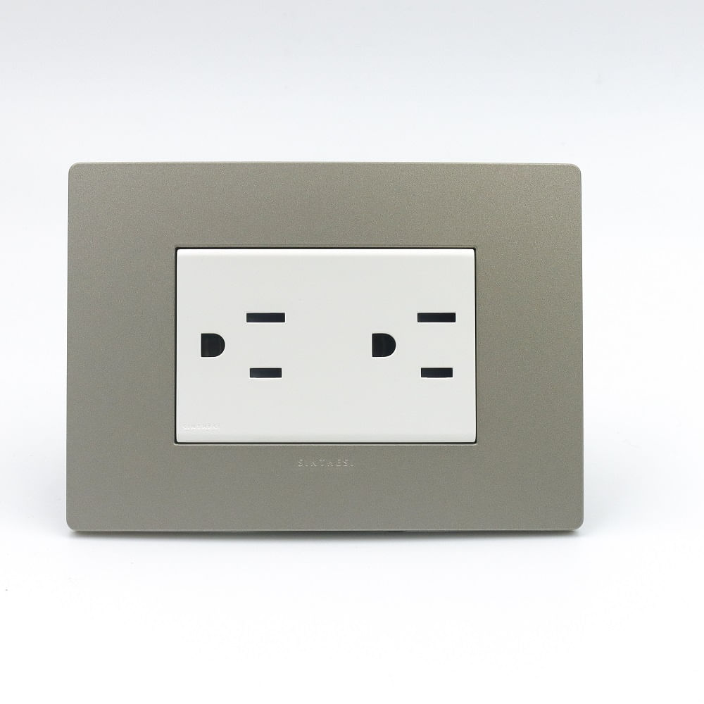 TOMACORRIENTE DUPLEX AMERICANO CON TIERRA SINTHESI S33 PLACA ARENA Y DADO BLANCO