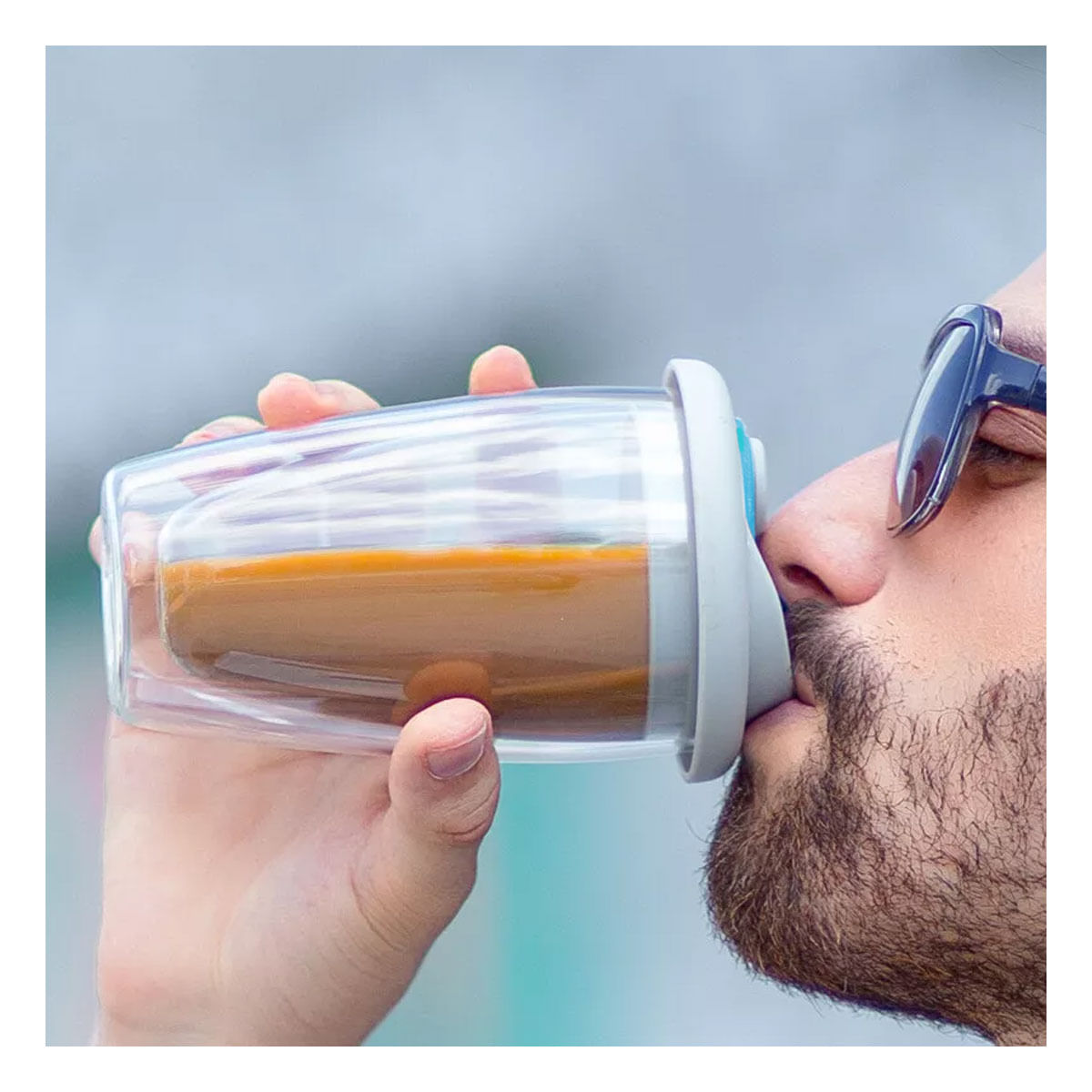 Vaso de Vidrio Doble Tapa para Bebidas de Color Celeste