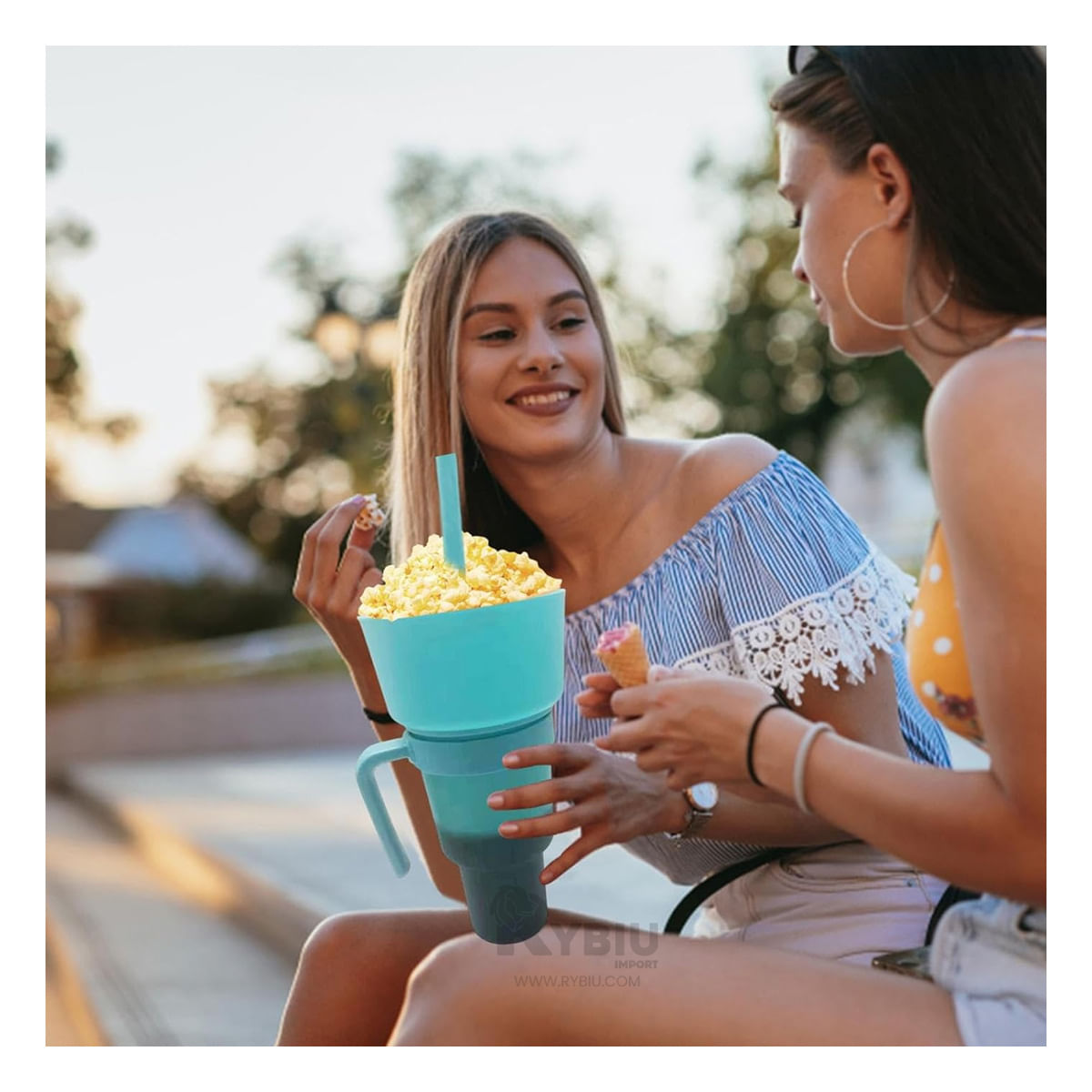 Vaso 2 en 1 para Bebidas y Snacks en Tono Verde Agua
