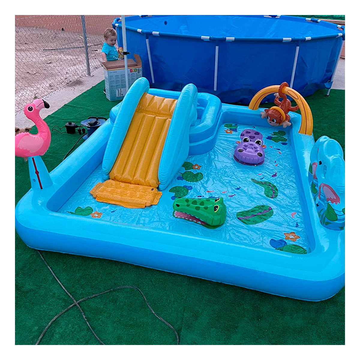 Centro de Juego para Niños en Celeste Y+Agendita