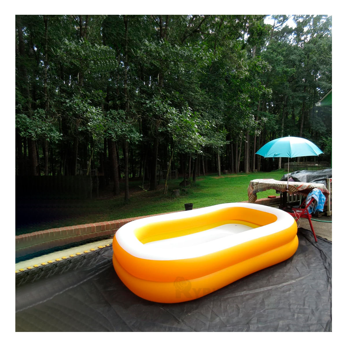 Piscina Rectangular en Tono Anaranjado Y+Agendita