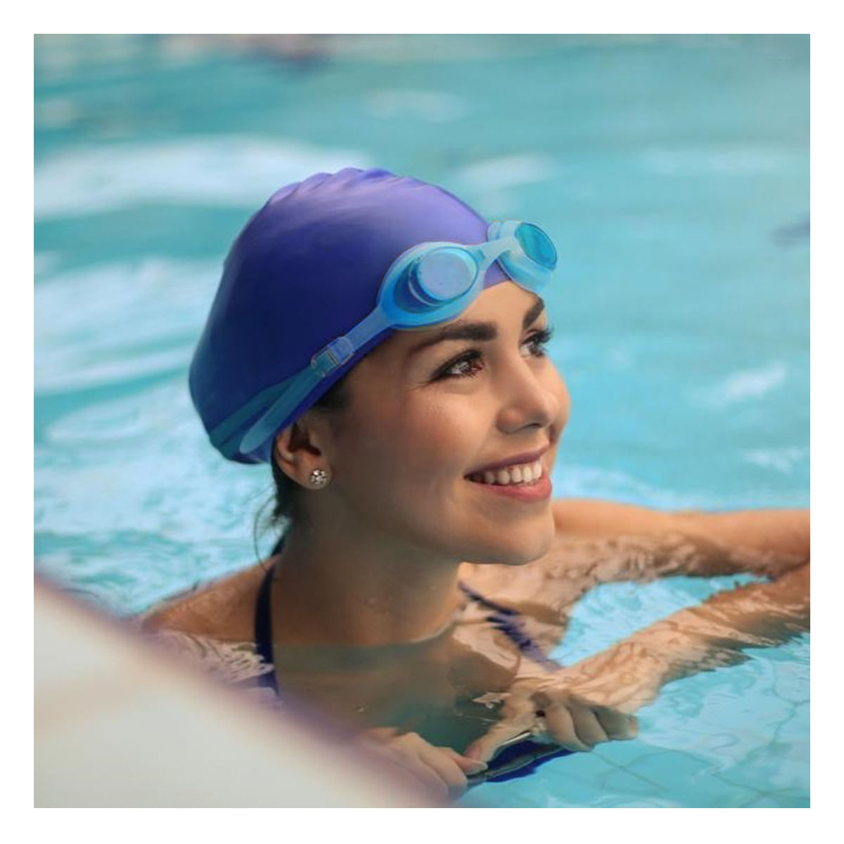 Lentes Ajustables de Natacion de Color Celeste Y+Agendita