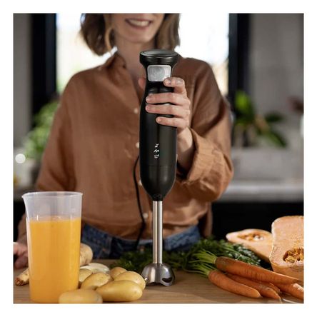 Procesadora Moderna de Mano de Negro Y+Post-it adhesivos Procesadora Moderna de Mano de Negro Y+Post-it adhesivos