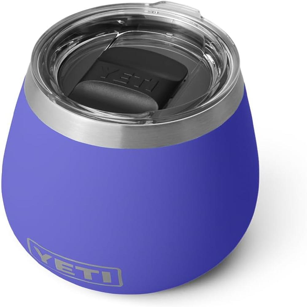 YETI Rambler Vaso de vino de 10 oz de acero inoxidable con tapa MagSlider color violeta