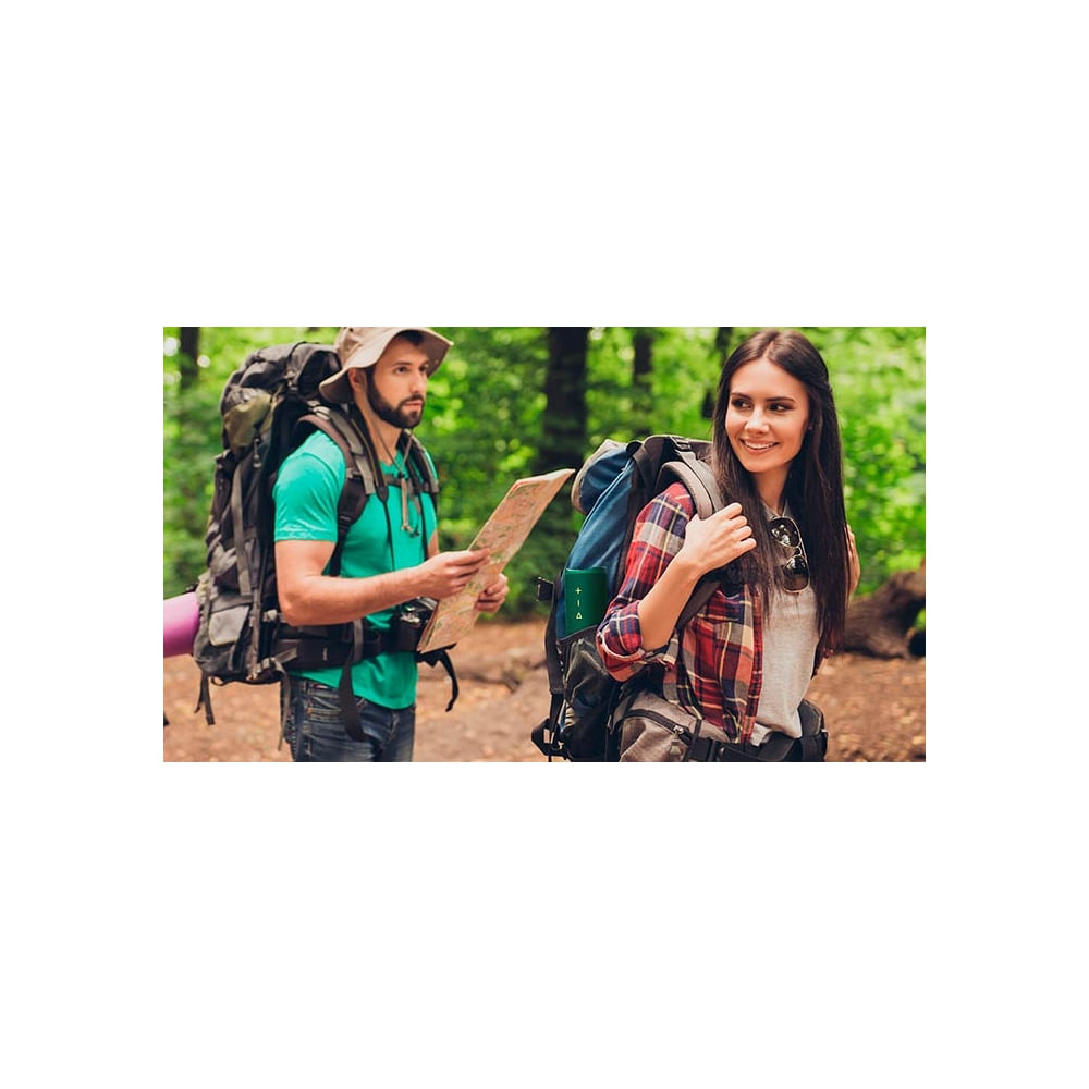 Parlante Bluetooth Creative Muvo Go 20W, 18 horas deBatería, IPX7, color verde resistente al agua