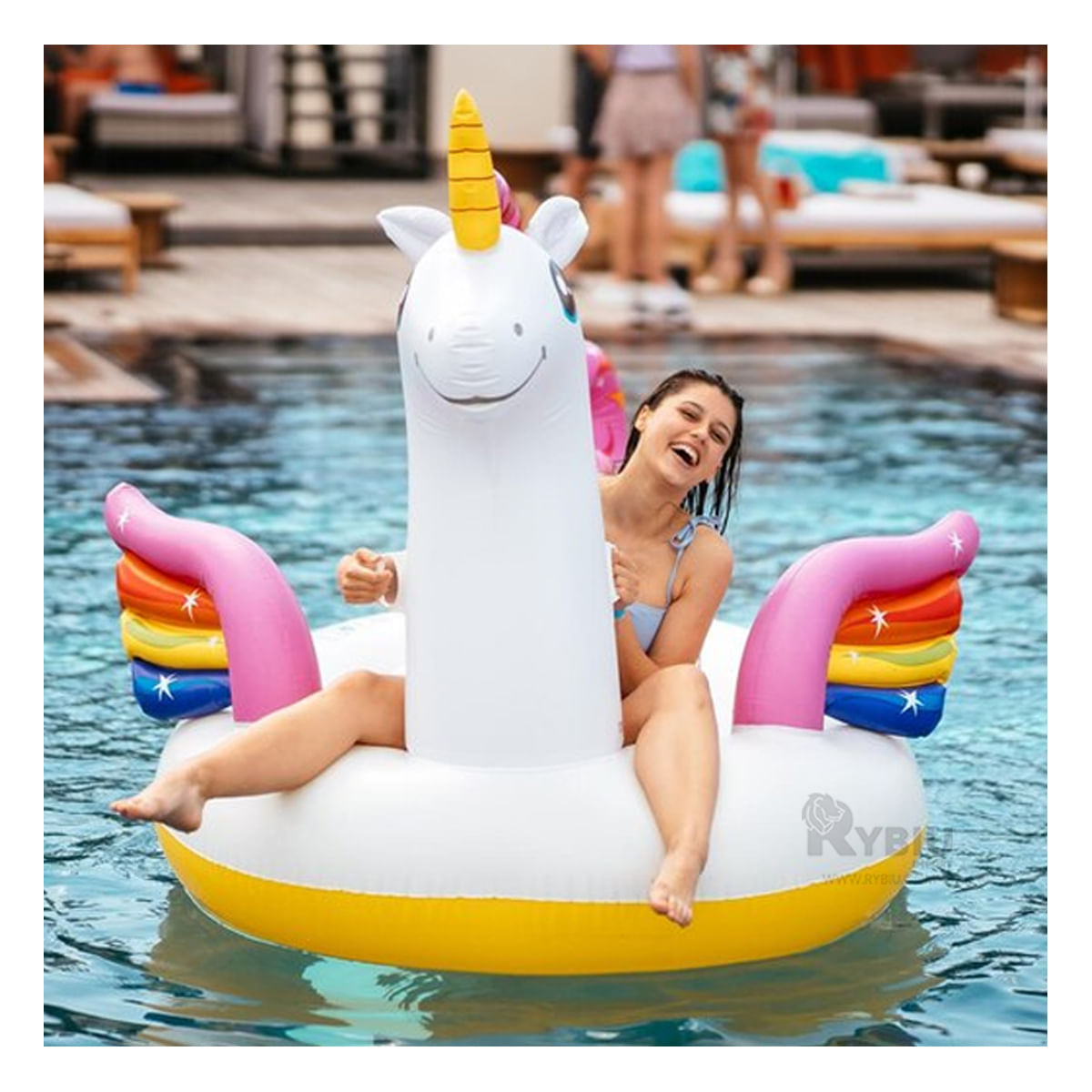 Bote Innovador y Portatil en Multicolor Y+Stickers