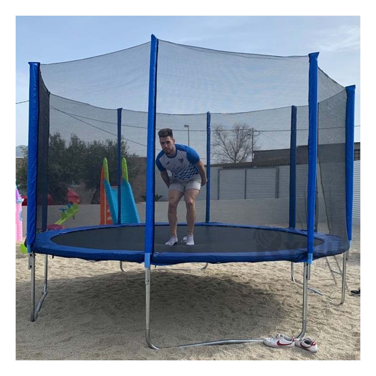 Cama Infantil Resistente en Color Azul Y+Stickers