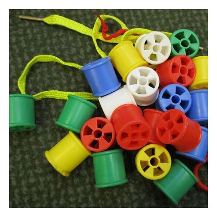 Piezas de Carretes para Armar Multicolor Y+Papel de Regalo Piezas de Carretes para Armar Multicolor Y+Papel de Regalo