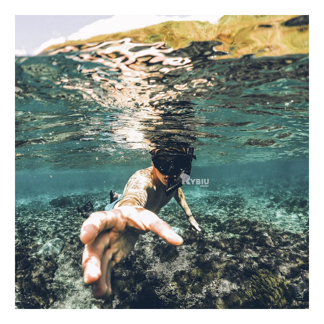 Set Comodo de Natacion de Alta Calidad Negro Y+Stickers