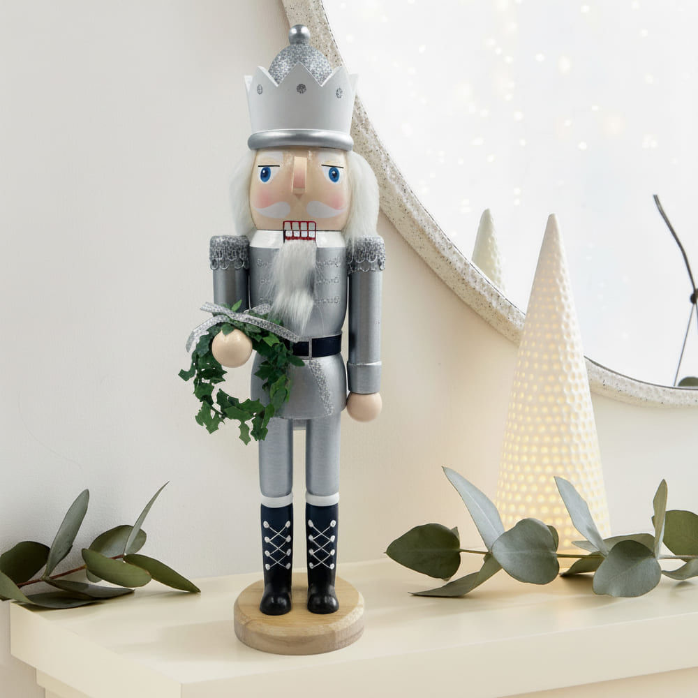 Cascanueces con Corona 36cm Cuentos del Bosque Orange