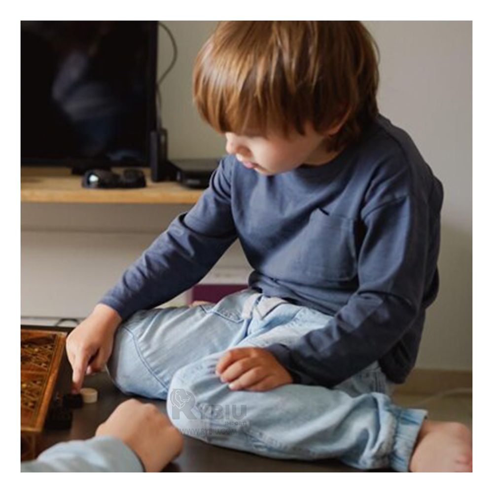 Juego de Mesa Moderno con Tablero de Madera Juego de Mesa Moderno con Tablero de Madera