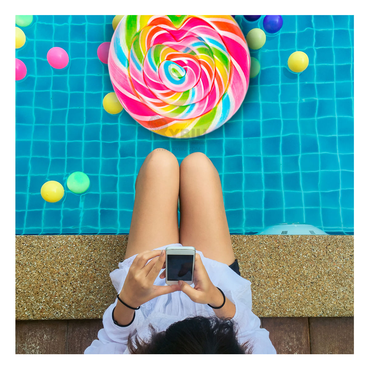 Flotador Practico y Moderno en Multicolor Y+Agendita