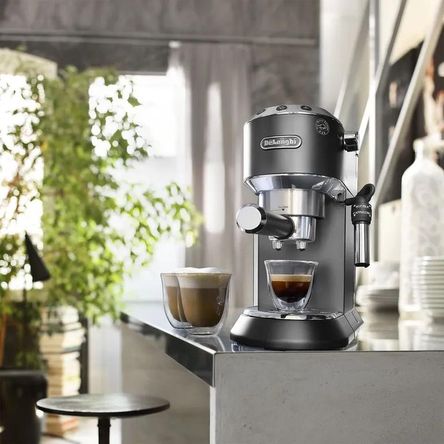 Cafetera Espresso Dedica Negro EC685BK Cafetera Espresso Dedica Negro EC685BK
