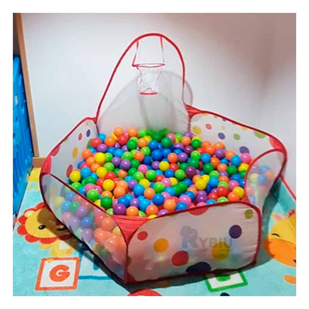 Piscina de Pelotas en Multicolor Y+Stickers