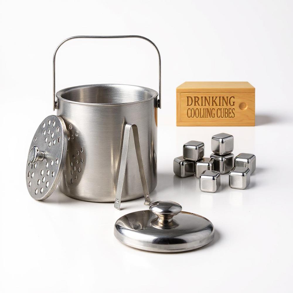 Pack Hielera Premium Doble Pared con Pinza y Set x 8 Cubos de hielo de Acero Inoxidable