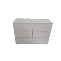 COMODA con zocalo color blanco