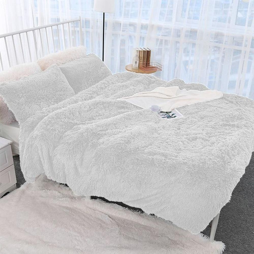 Cubrecama peluche corto king size blanco