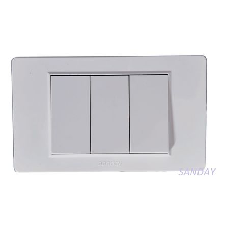 INTERRUPTOR TRIPLE PLACA BLANCA Y DADOS BLANCOS SANDAY
