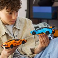 LEGO 77238 Lamborghini Revuelto y Huracán STO