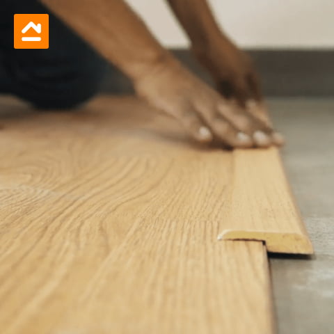 Coloca paneles de madera en la pared en 7 sencillos pasos