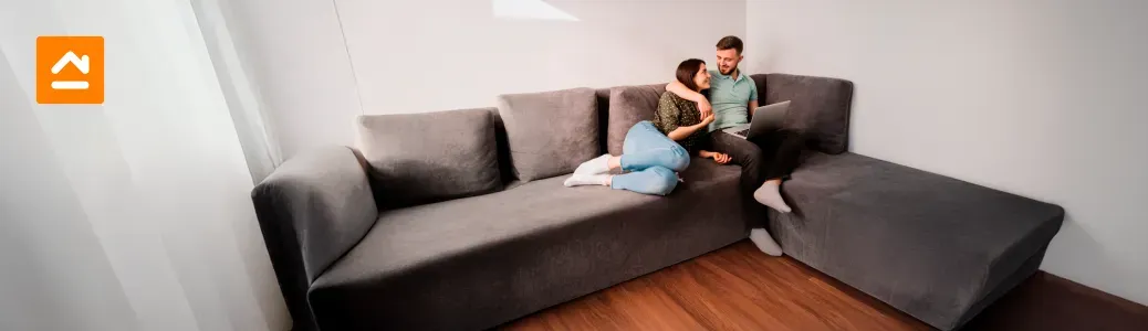 pareja-en-departamento-pequeno