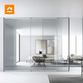 sala-con-panel-de-cristal-deslizante